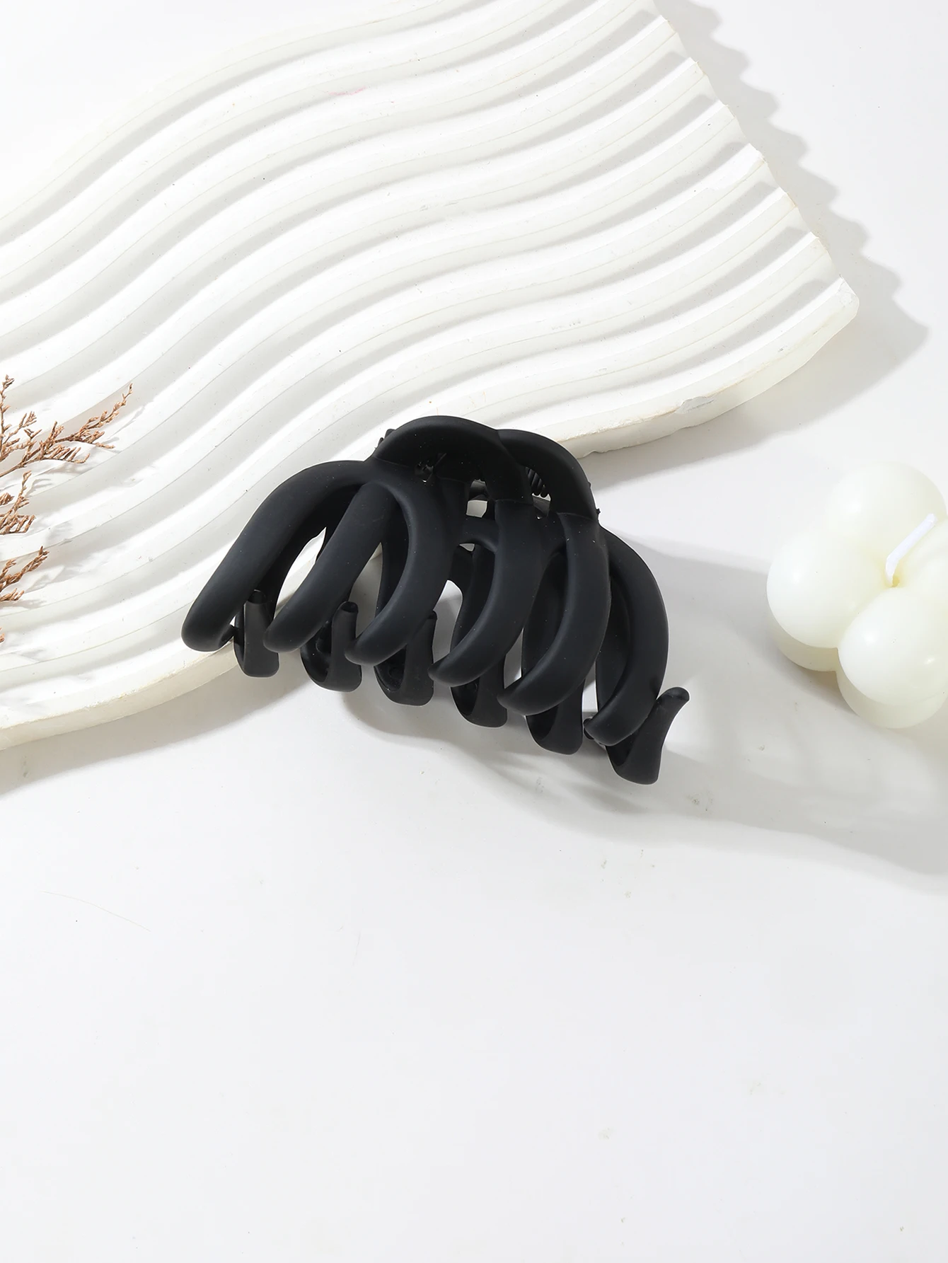 Large women's hair clip - elegant retro style, matte texture, strong grip, anti slip, black hair clip,special for real hair wigs