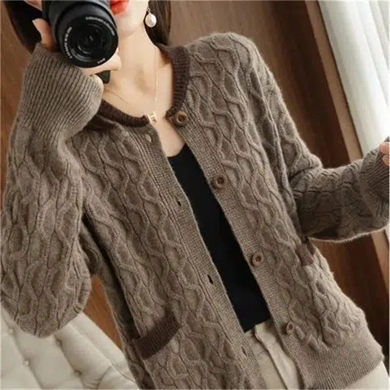 Advanced Temperament Crew Neck Thicken Cardigan New Women\'s Coat Fashionable Sweater Jacket Receive Waist Knitting Shirt Top