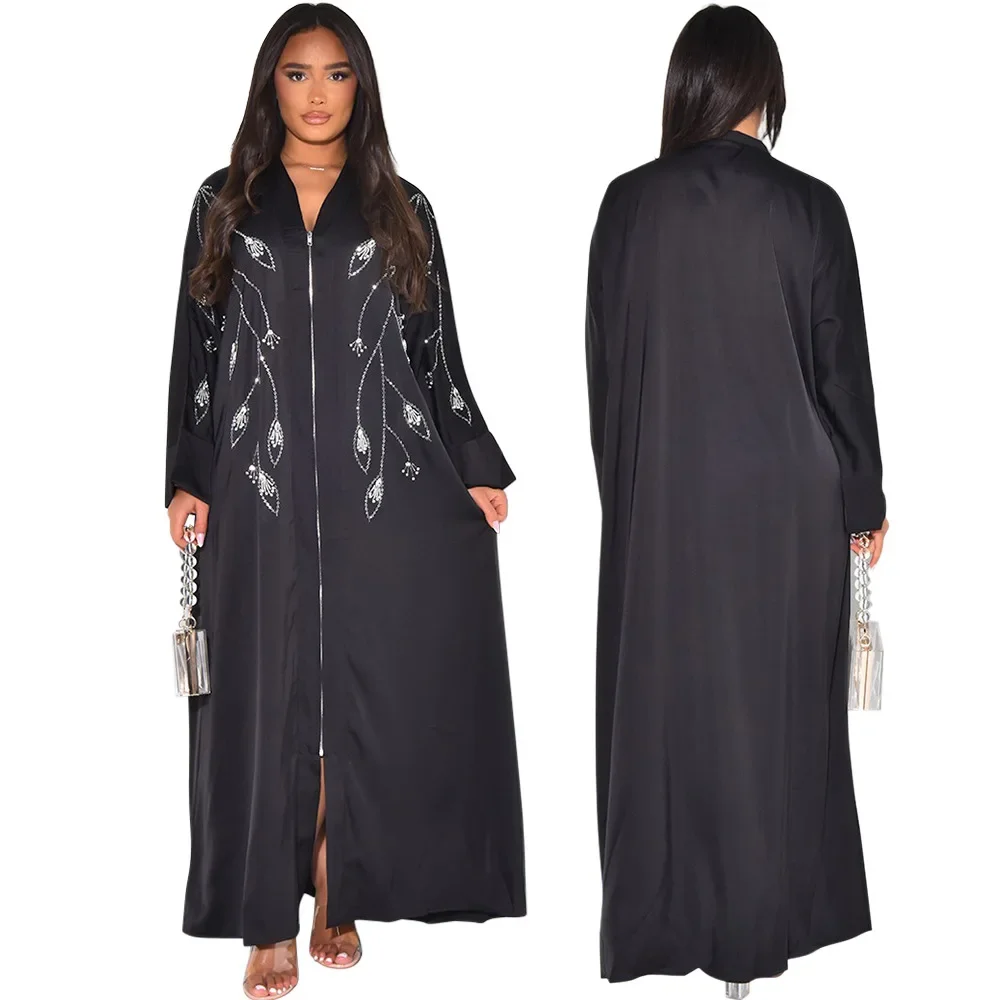 

Muslim Women's Abayas in The Middle East Dubai-style Fashionable Long Dresses Made of Habotai Satin with Rhinestones and Zippers