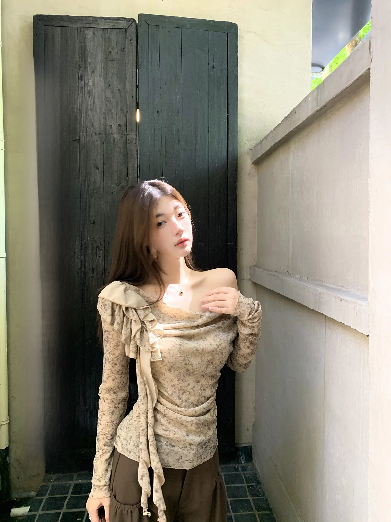 

2toyoung Women's Long Sve T-irt Asymmetrical oulder Design Loose Ne Sle Slimming Base Layer Top for Early Autumn