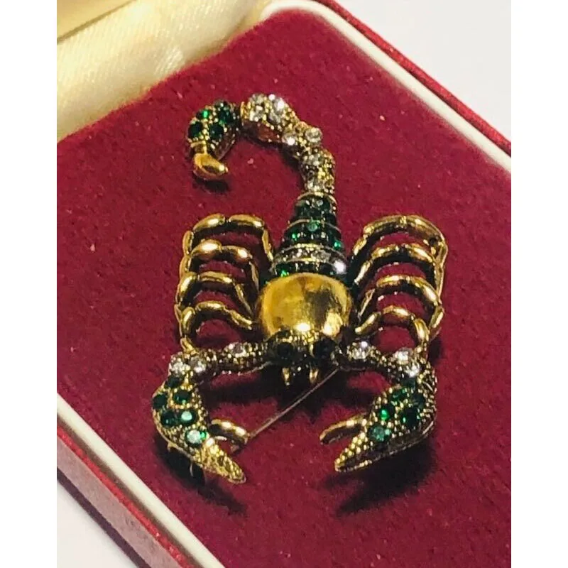 Vintage-Stil grüner Kristall Skorpion Skorpion Sternzeichen Horoskop Brosche Pin