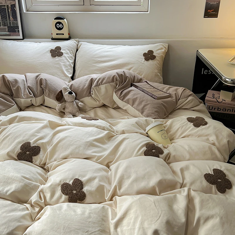 Ins Princess Style Duvet Cover Fourleaf Clover Warm Apricot Embroidered Velvet Comforter Bedding Sheets Set Home Decor Bed Linen