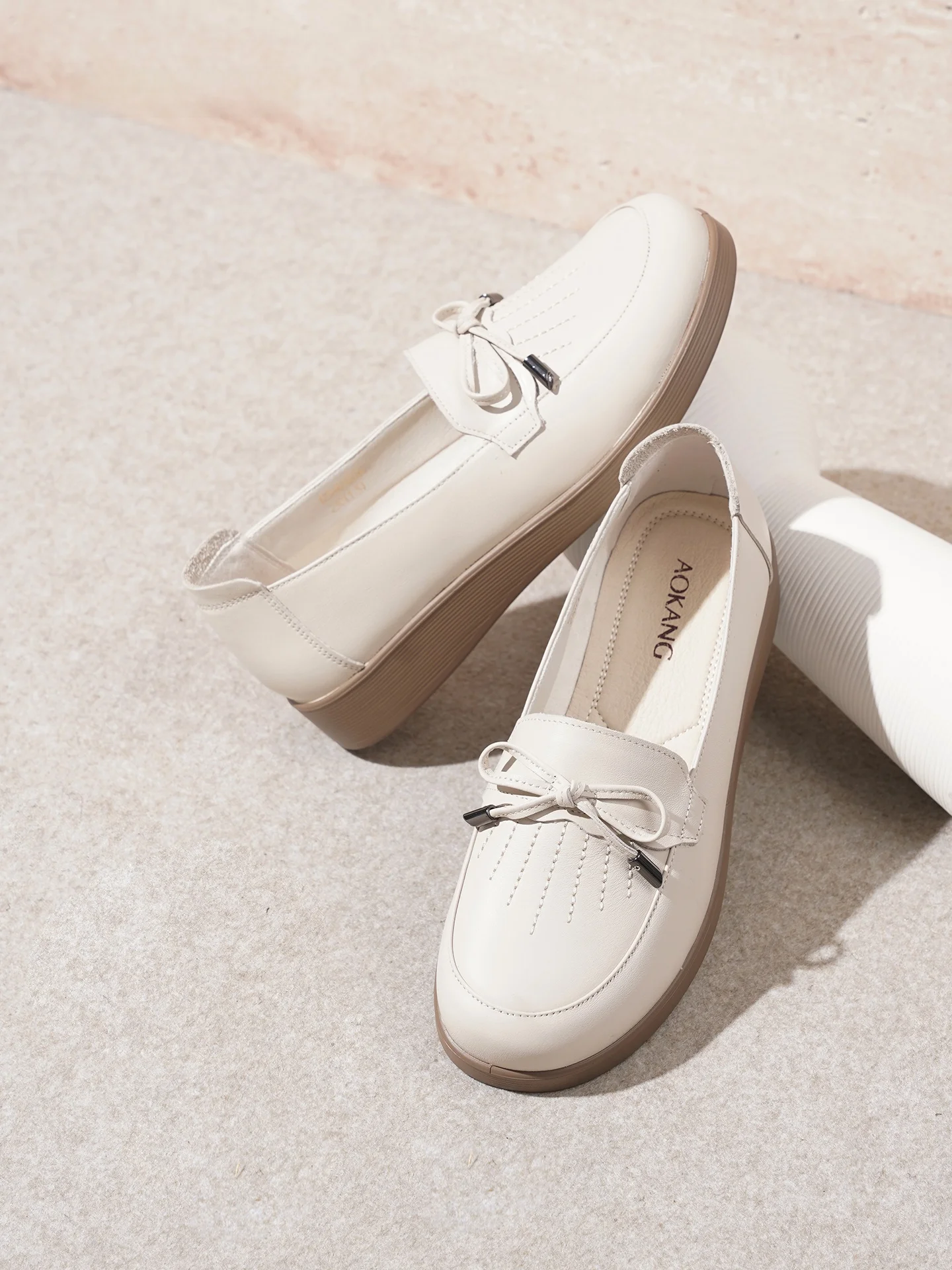 aokang-–-chaussures-plates-confortables-en-cuir-souple-pour-femmes-antiderapantes-decontractees-a-bout-rond-pour-la-saison-d'automne