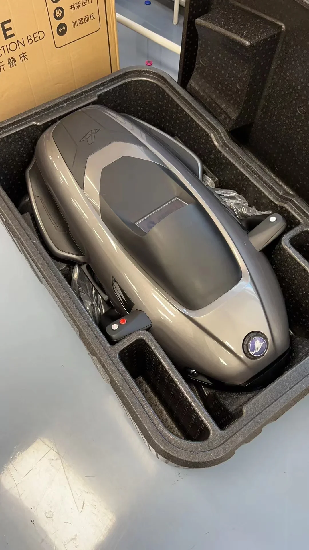 Altivs Apx سكوتر خفيف الوزن بعمق 40 مترًا تحت الماء 23 كجم دفع 370N 100 دقيقة وقت اللعب