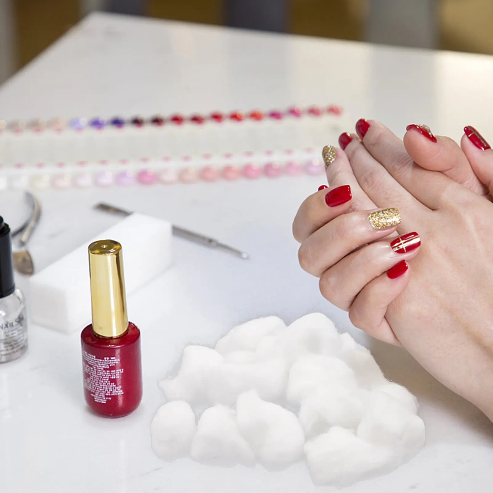 

300Pcs Cotton Balls for Nail Polish Remover Soft Supple Material No Residue Easy Use Manicure Art Care Essential Supplies