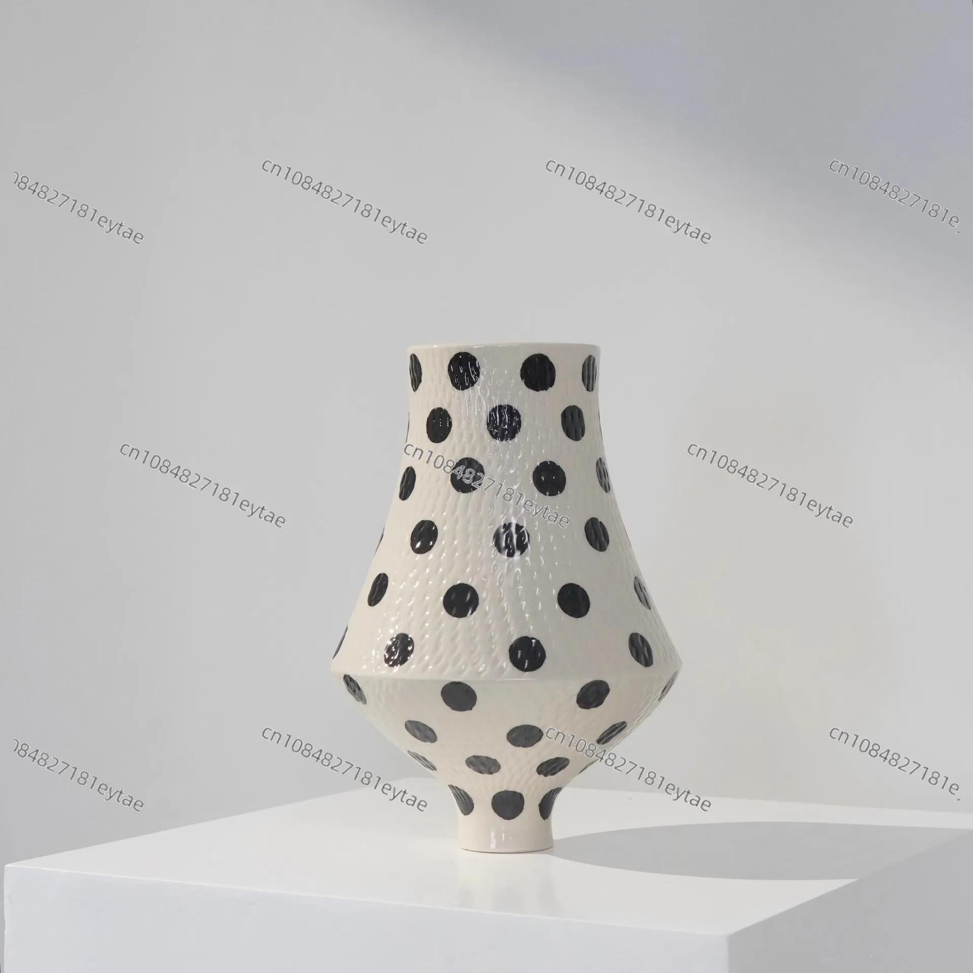 Polka Dot Ceramic Vase Handle Pot Flower Vase Flowerpot Ceramic Handicrafts Flower Arrangement Accessories Home Decoration
