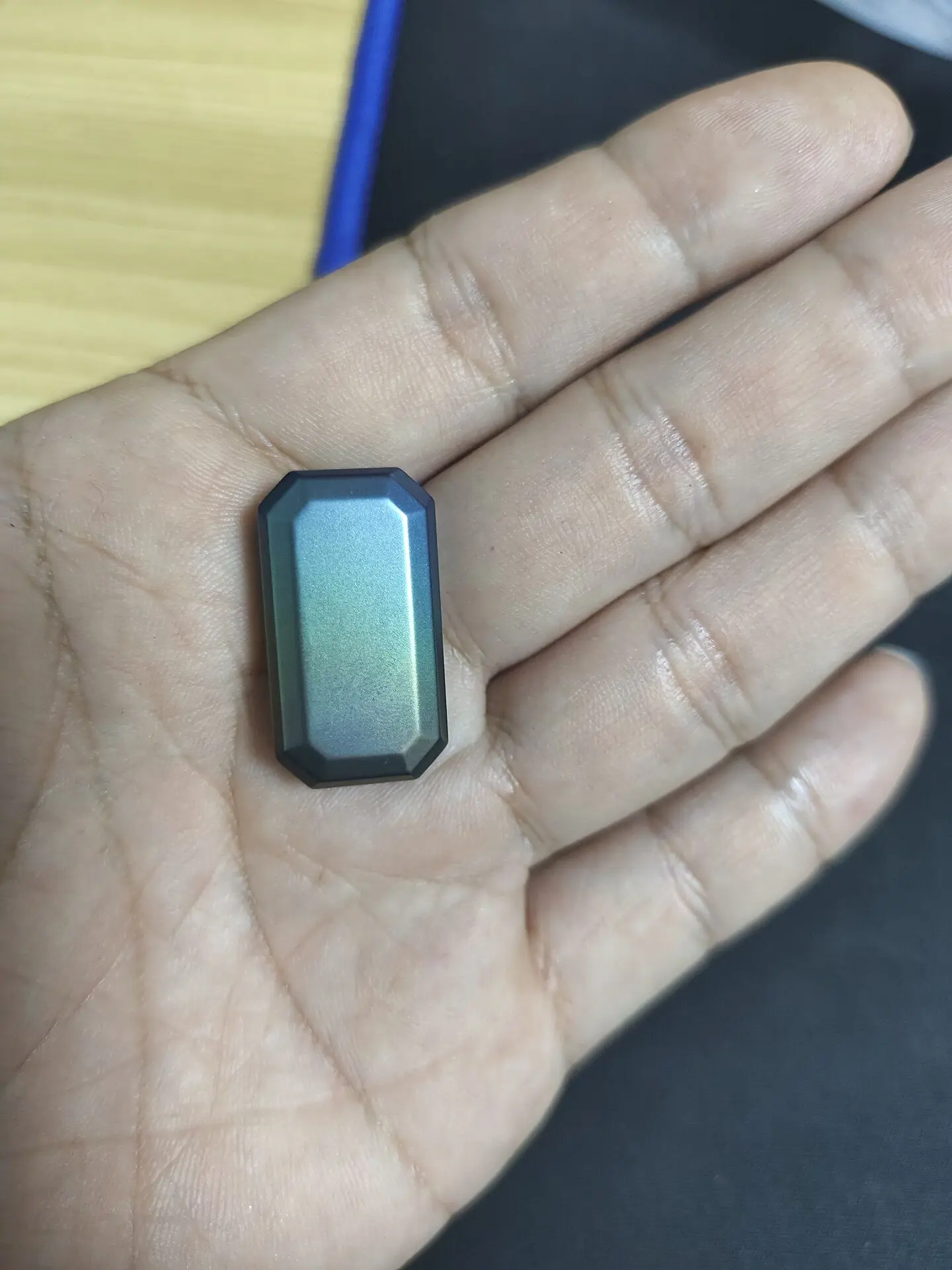 Used EDC nail brother EDC gemstone sugar push card, green light, zirconium alloy anode color, matte surface does