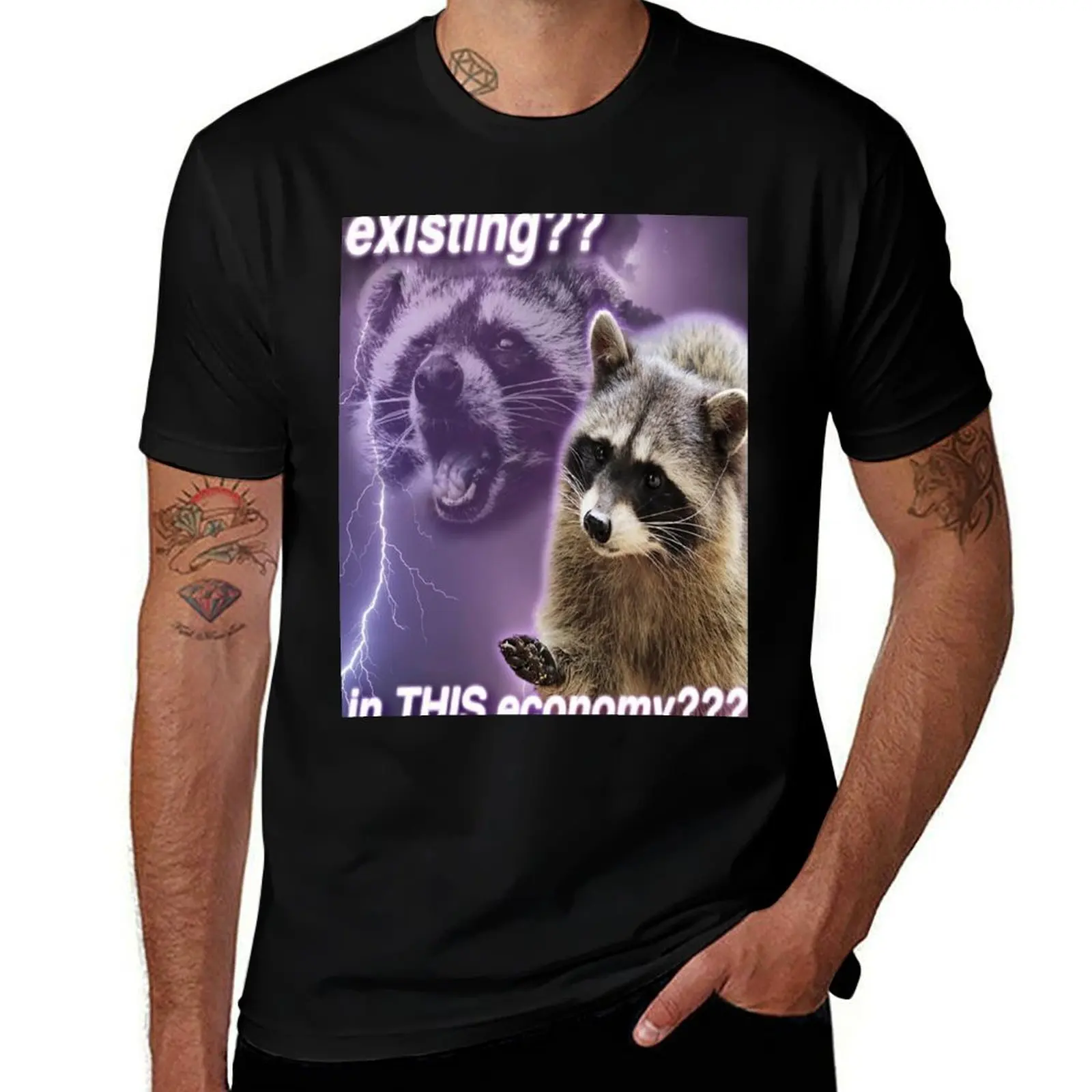 Existant ? Dans cette économie?? T-shirt avec citations amusantes sur les ratons-laveurs, t-shirt de sport à haute élasticité
