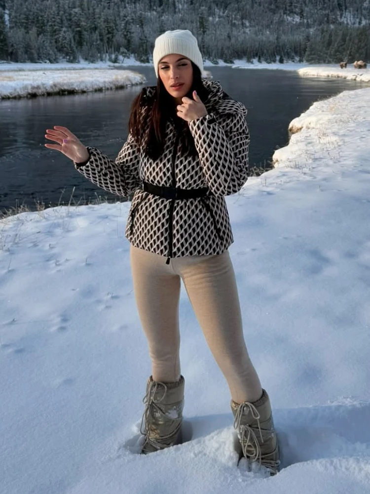 المرأة مقنعين سترة دافئة ذوي الياقات العالية مطاطا الرباط مقنعين طويلة الأكمام حزام سليم صالح مقاوم للماء يندبروف ملابس التزلج سترة الخريف والشتاء موضة المرأة الجديدة سترة دافئة