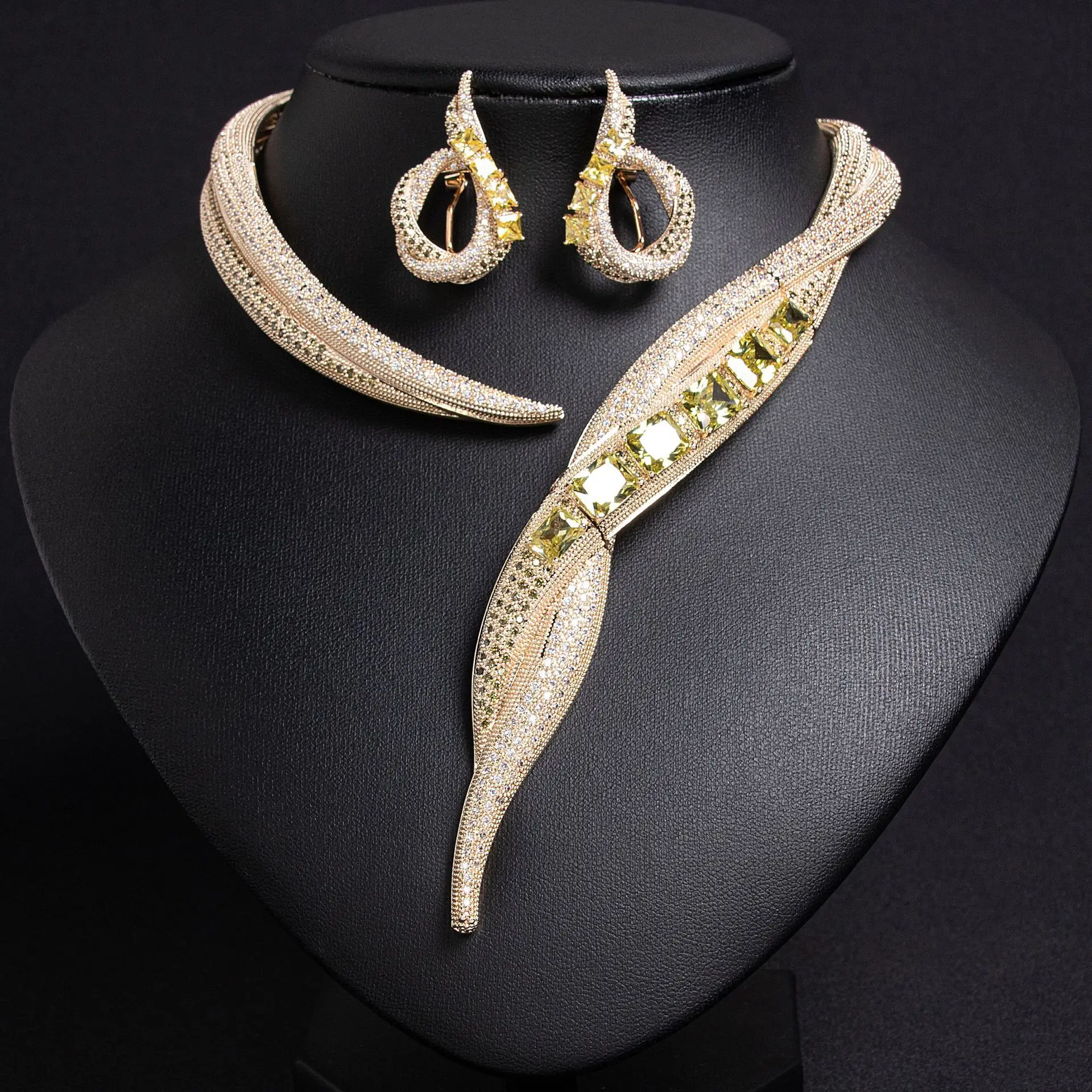 

European and American fashion, personalized, trendy collars, jewelry, exaggerated and versatile necklaces, collarbones, short ne