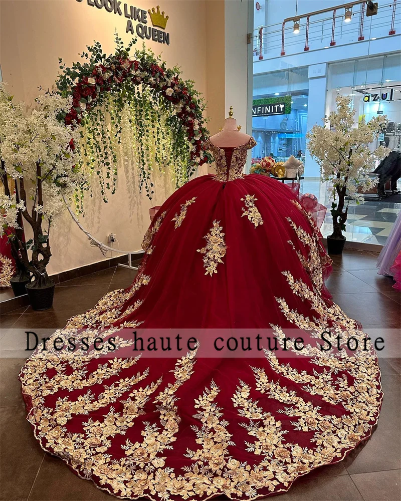 Luxury Red Beaded Tulle Quinceanera Dresses Ball Gown 2024 Gold Applique Lace Off Shoulder Sweet 16 Dress Birthday Party Dress