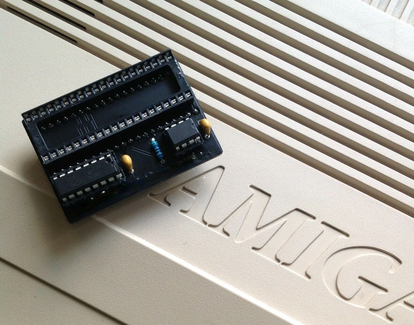 Switchless Amiga Boot Drive Selector