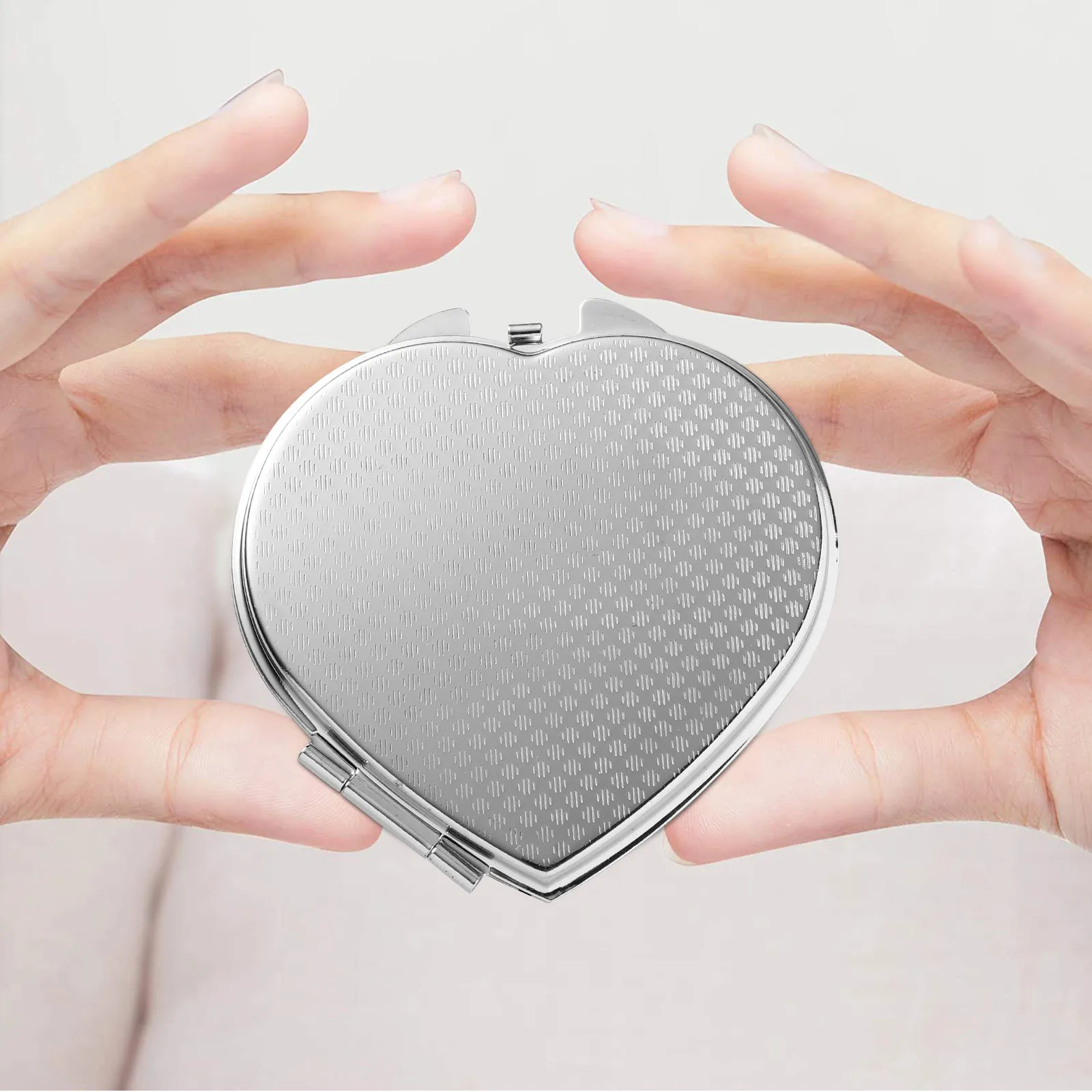 Mini Heart Design Makeup Mirror Portable Pocket Mirror High Definition Surface Perfect for Travel Hiking Party Home Use Gift