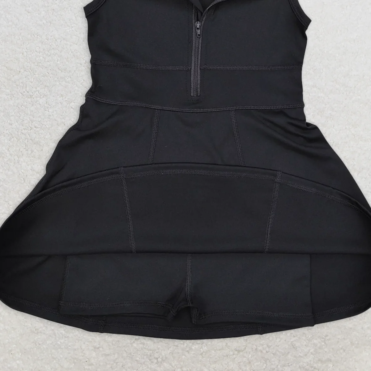 فستان رياضي أسود للفتيات الصغيرات بطول الركبة بدون أكمام وسحاب مع شورت #4