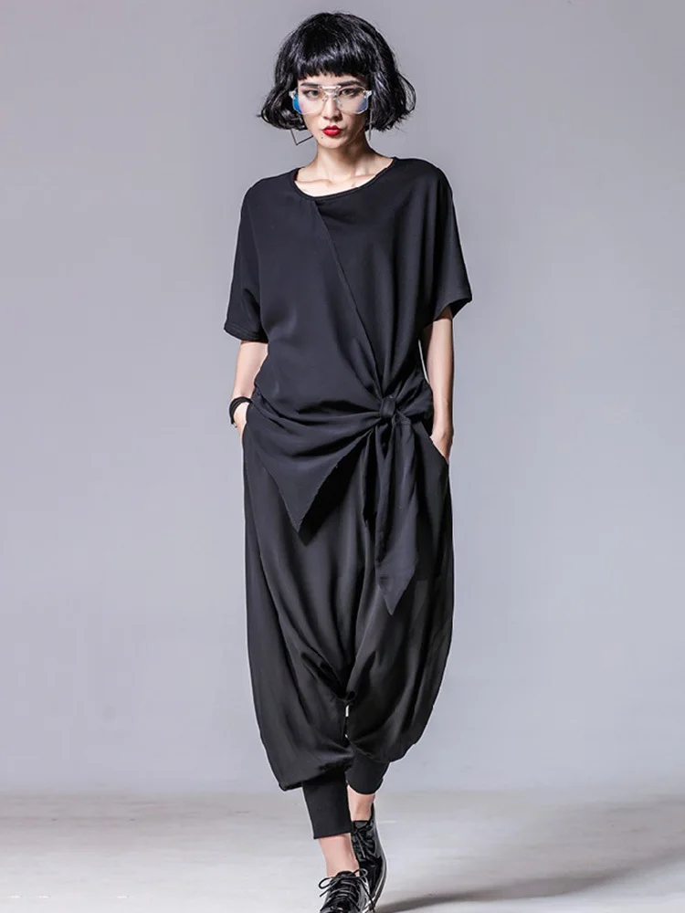 [EAM] Women Black Asymmetric Chiffon Pleated Big Size T-shirt New Round Neck Short Sleeve Fashion Spring Summer 2024 1DF4730