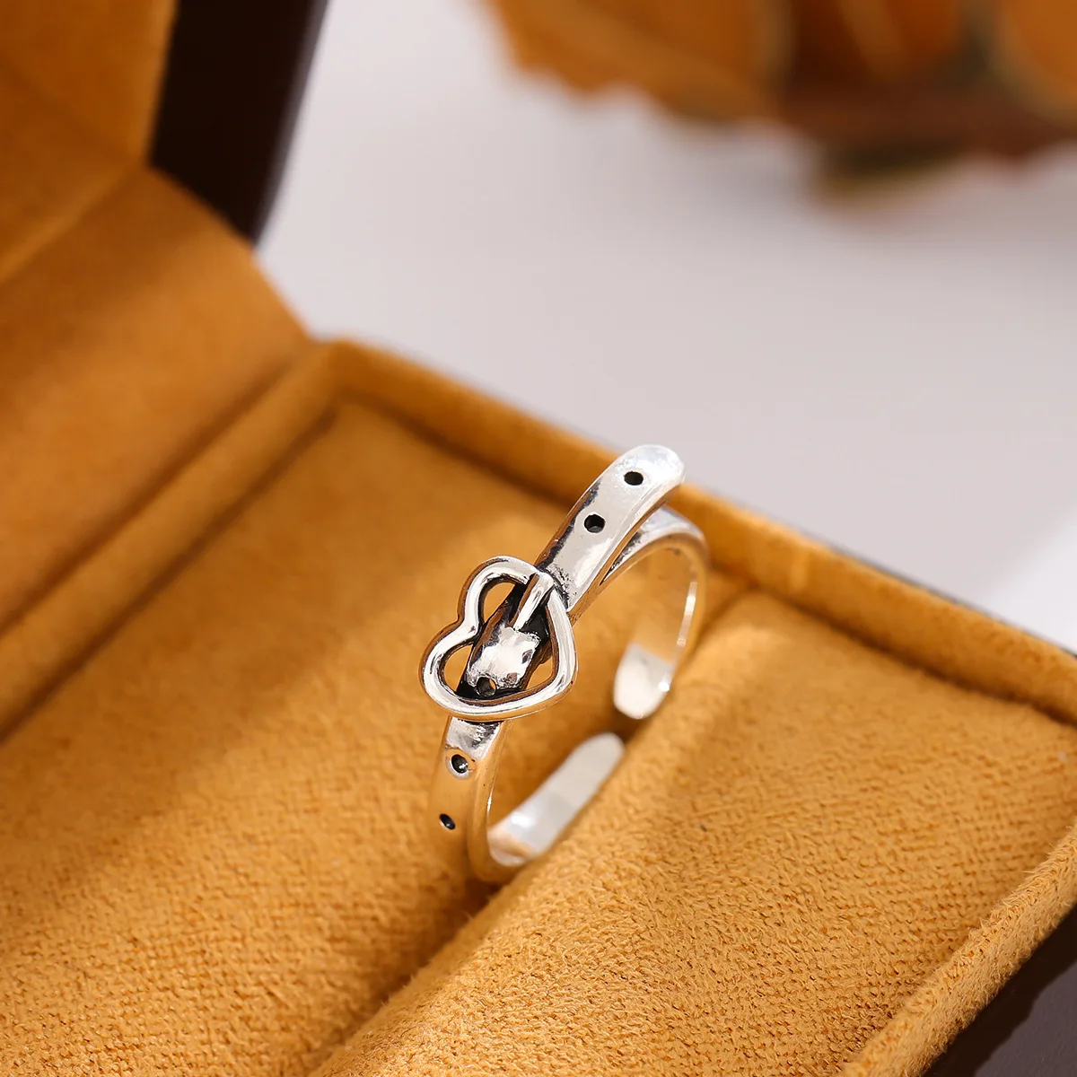 New Fashion Personality Love Belt 925 Sterling Silver Jewelry Creative Heart-shaped Exquisite Popular Opening Rings  R216