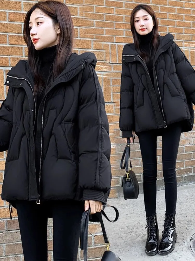 

Женская зимняя утепленная куртка средней длины из хлопка с принтом, свободного кроя, с капюшоном и застежкой-молнией