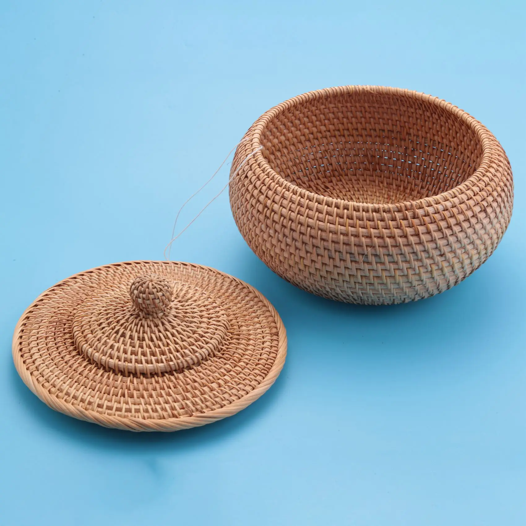 

【NEW】Round Rattan Box,Wicker Fruit Basket With Lid Bread Basket Tray Storage Basket Willow Woven Basket For Bread, Snack