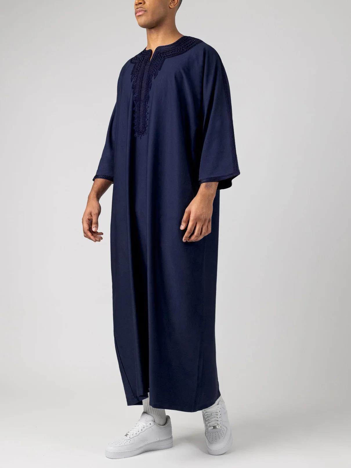 2025, High-End-Dubai-Muslim, mittlere Ärmel, Seil-Stickerei, ethnischer Stil, marokkanische Herren-Robe, Seitentasche, Dubai, Luxus, Islam, elegant