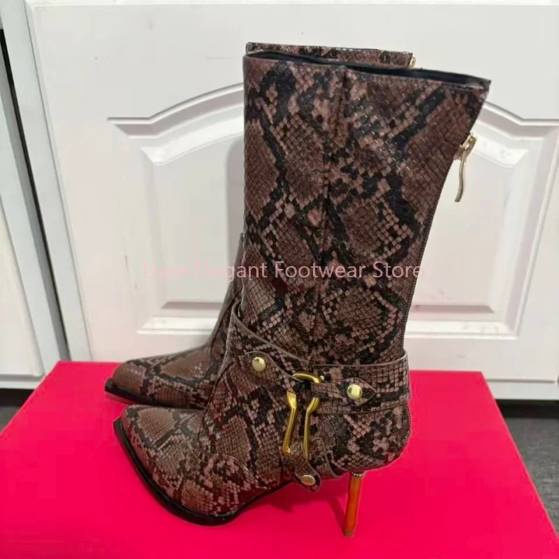 

Brown Snake Print Metal Lock Pointed Ankle Boots Women Back Zipper Thin Heel Mid Calf Boots Fashion Trendy Party Catwalk Shoes