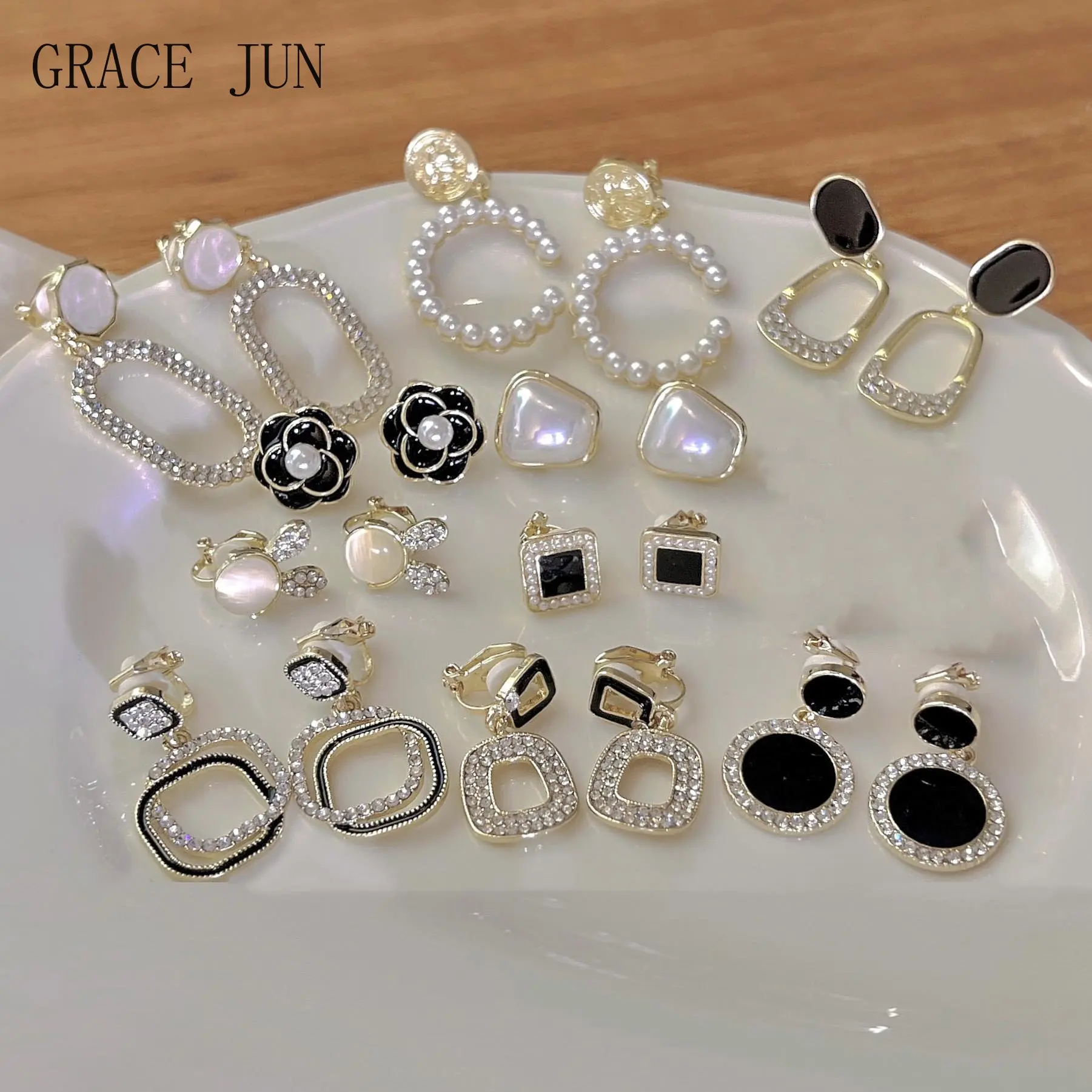 GRACE JUN  Fashion Gold Color Geometric Flower Clip on Earrings Women\'s Cute Pearl Cuff Earrings Ear Clip No Ear Hole Earrings