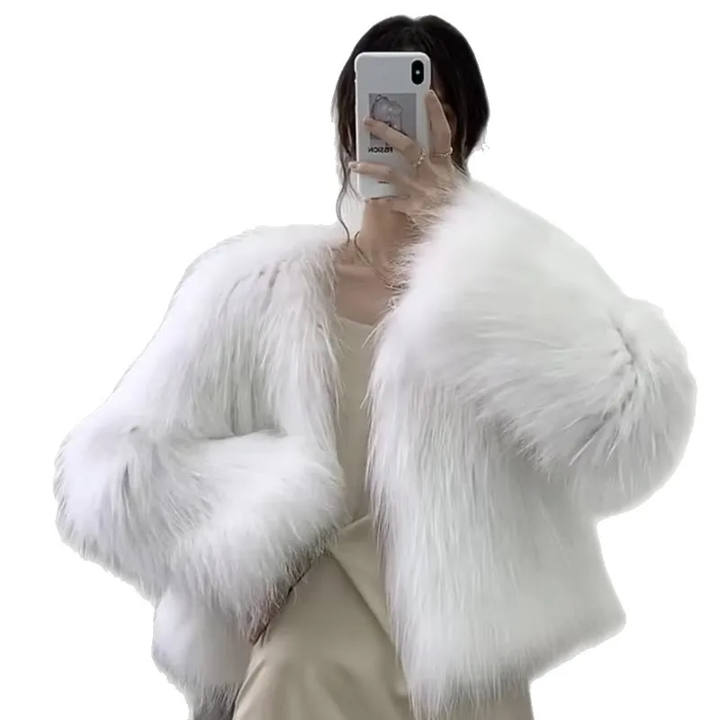 เสื้อแจ็คเก็ตขนเฟอร์เทียมแบบฟูฟ่องสำหรับฤดูหนาวปี 2025 สวมใส่สบาย ทรงครอปสำหรับผู้หญิง ขนสั้นเทียมแบบเป็นมิตรต่อสิ่งแวดล้อม เสื้อโค้ทขนสั้นเทียมอุ่นสบาย ทรงหลวมสำหรับผู้หญิง