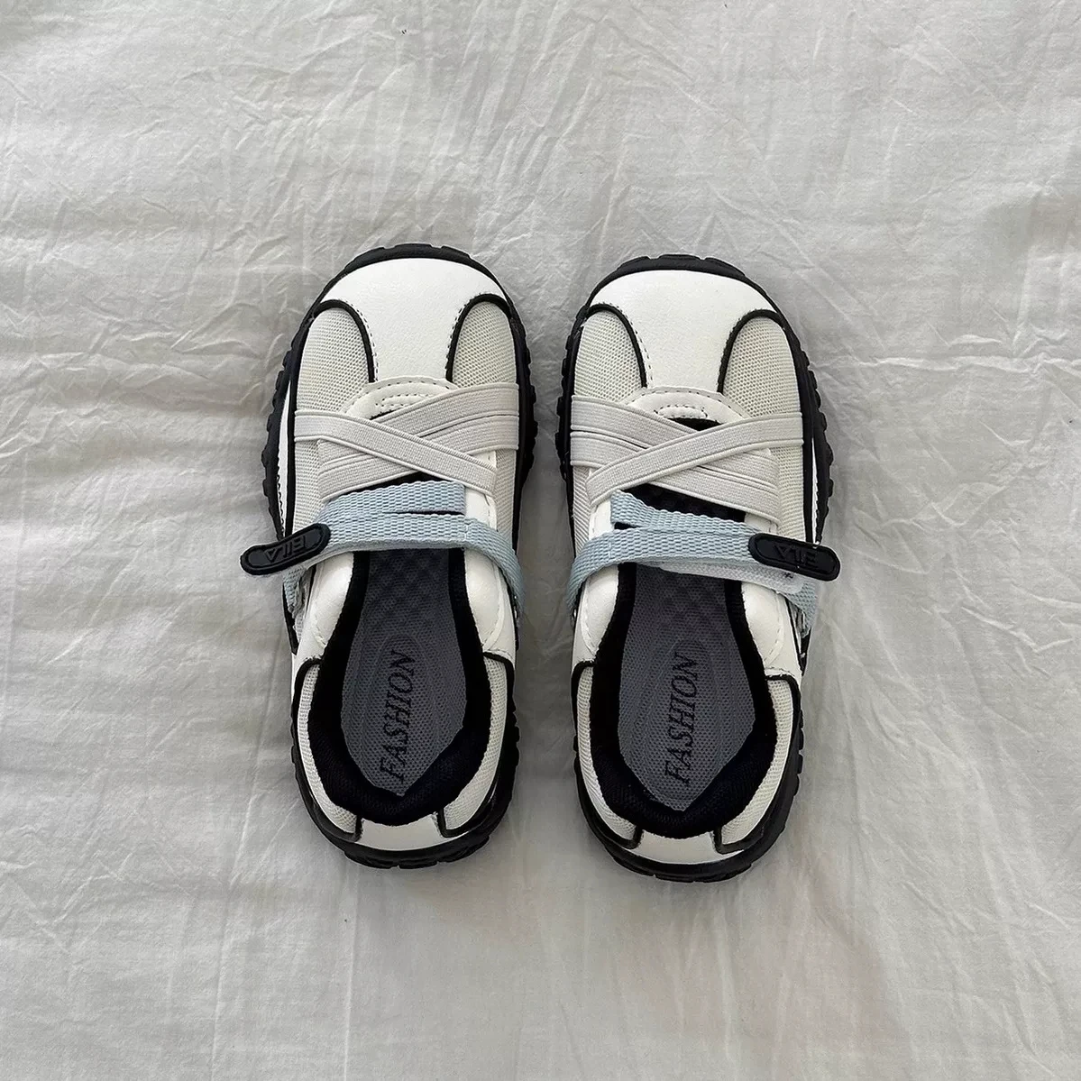 Little Girls Cross Strap Sneakers 2026 New Summer Kids Ballet Sneakers Soft Sole Breathable Trendy Versatile School Outdoor Play
