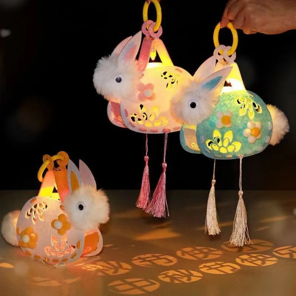 

Traditional Rabbit Lantern Chinese Style Cartoon Light Up Lantern Blessing Handmade Luminous Toy Pendant New Year