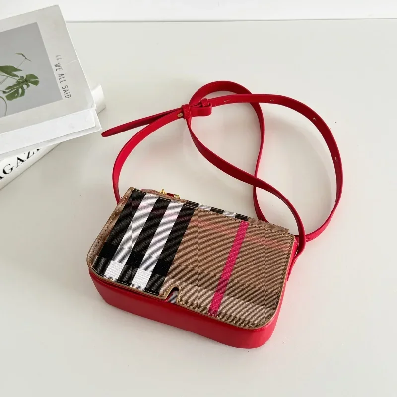 

2025 Luxury Solid Color Crossbody Handbag For Women Minimalist Vintage Design High-End Leather Tote Commuter Shopper Messenger