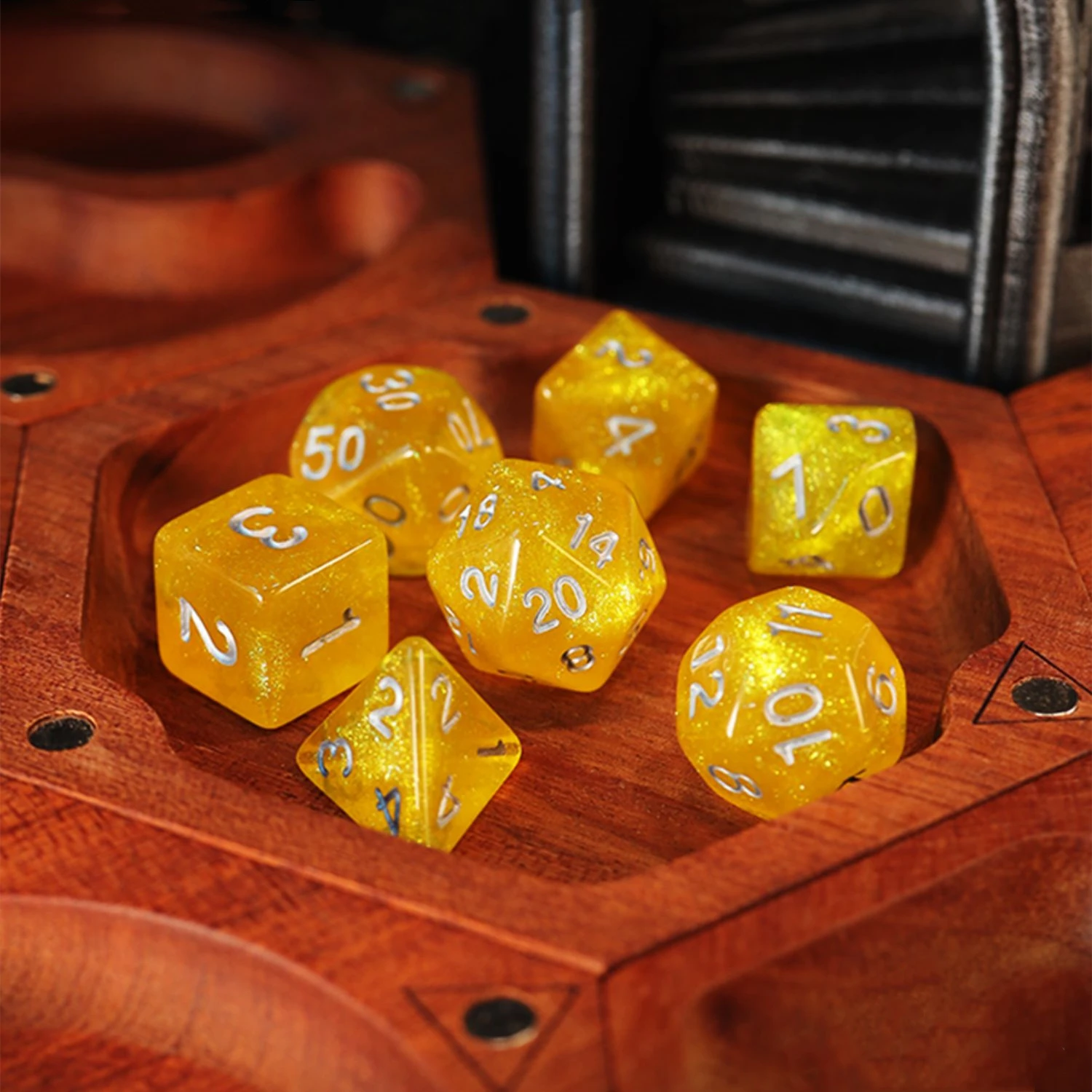 Dés jaune ciel étoilé D & D COC, 7 pièces/ensemble, D4 D6 D8 D10 D % D12 D20 jeux de table DND petits déjeuners