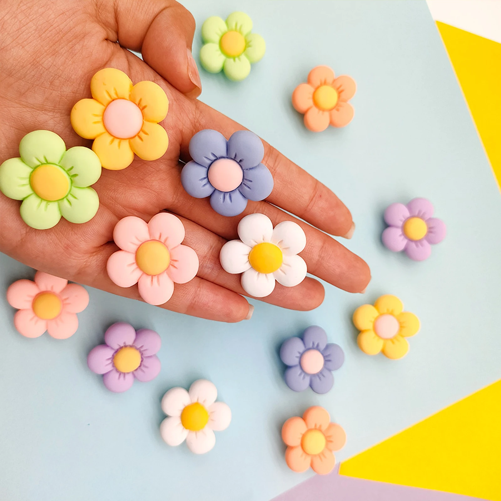 17Pcs Coloeful Flowers Series Shoe Charms for Bubble Slides Sandals, Shoes Decorations Accessories for Birthday Gift