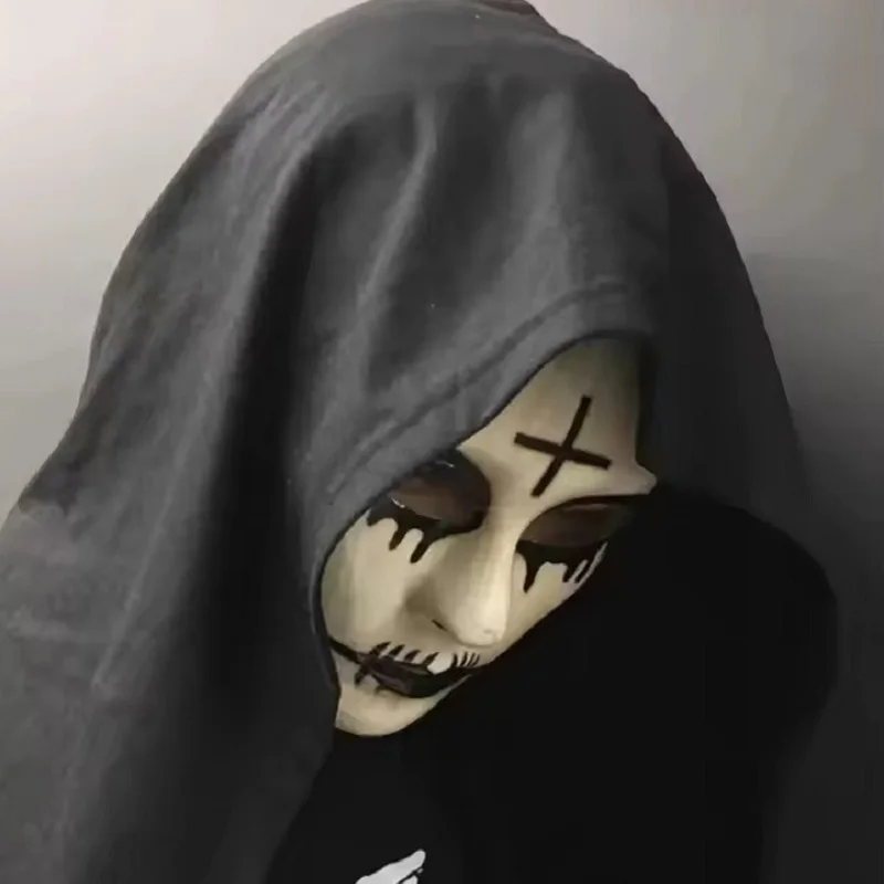 Maschera ghost: abbinamenti e idee per un costume da brivido