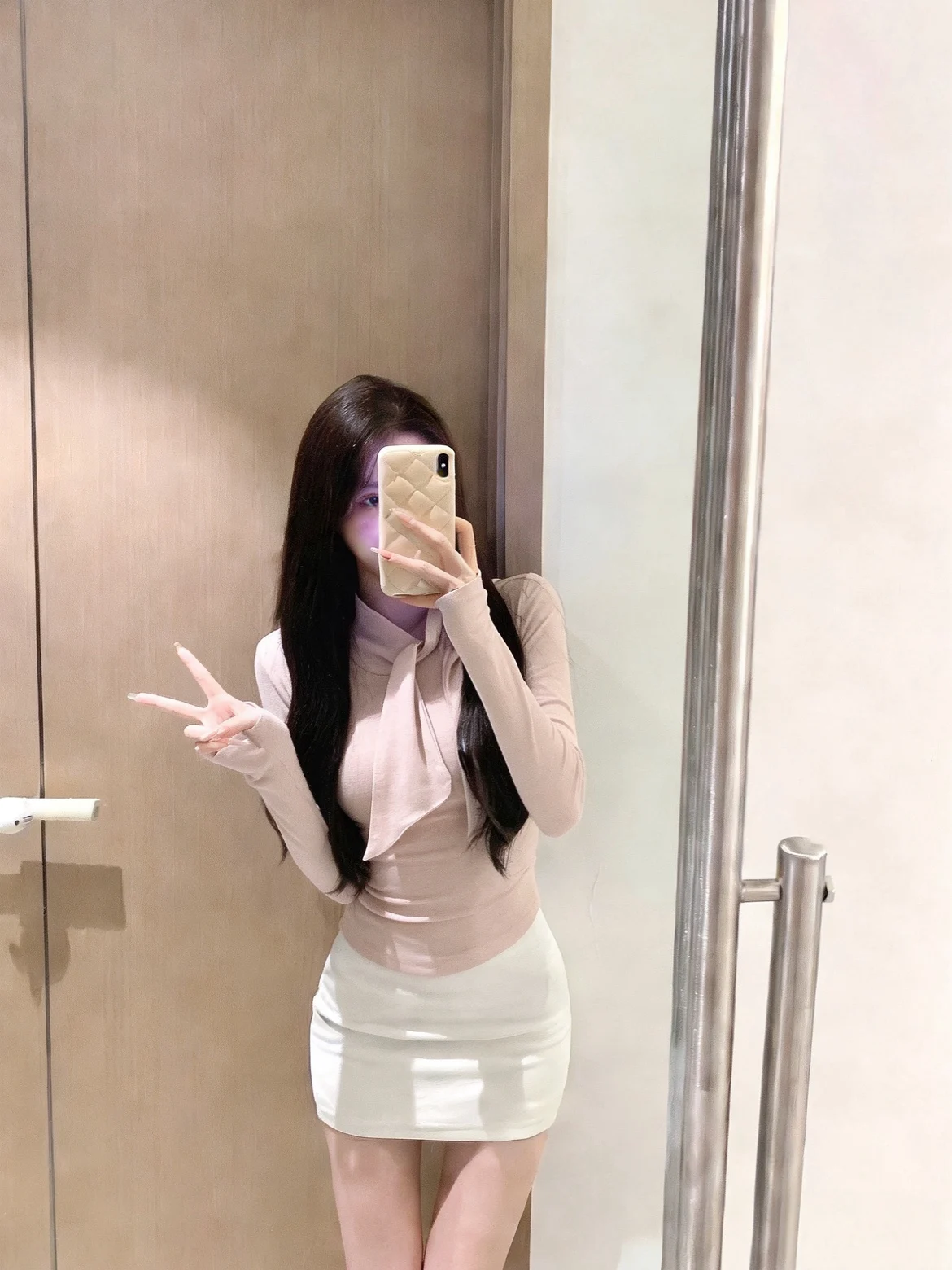 

Очаровательный вязаный топ с высоким воротником и декоративными элементами, универсальный, в стиле французского шика, облегающий, с длинными рукавами, однотонный.