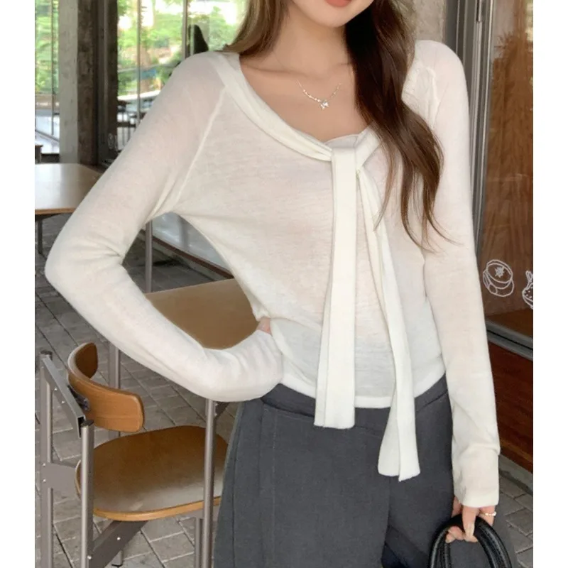 لطيف نمط تصميم الدانتيل متابعة الخامس الرقبة طويلة الأكمام تي شيرت المرأة خريف 2025 سليم سليم قاعدة الداخلية قميص علوي