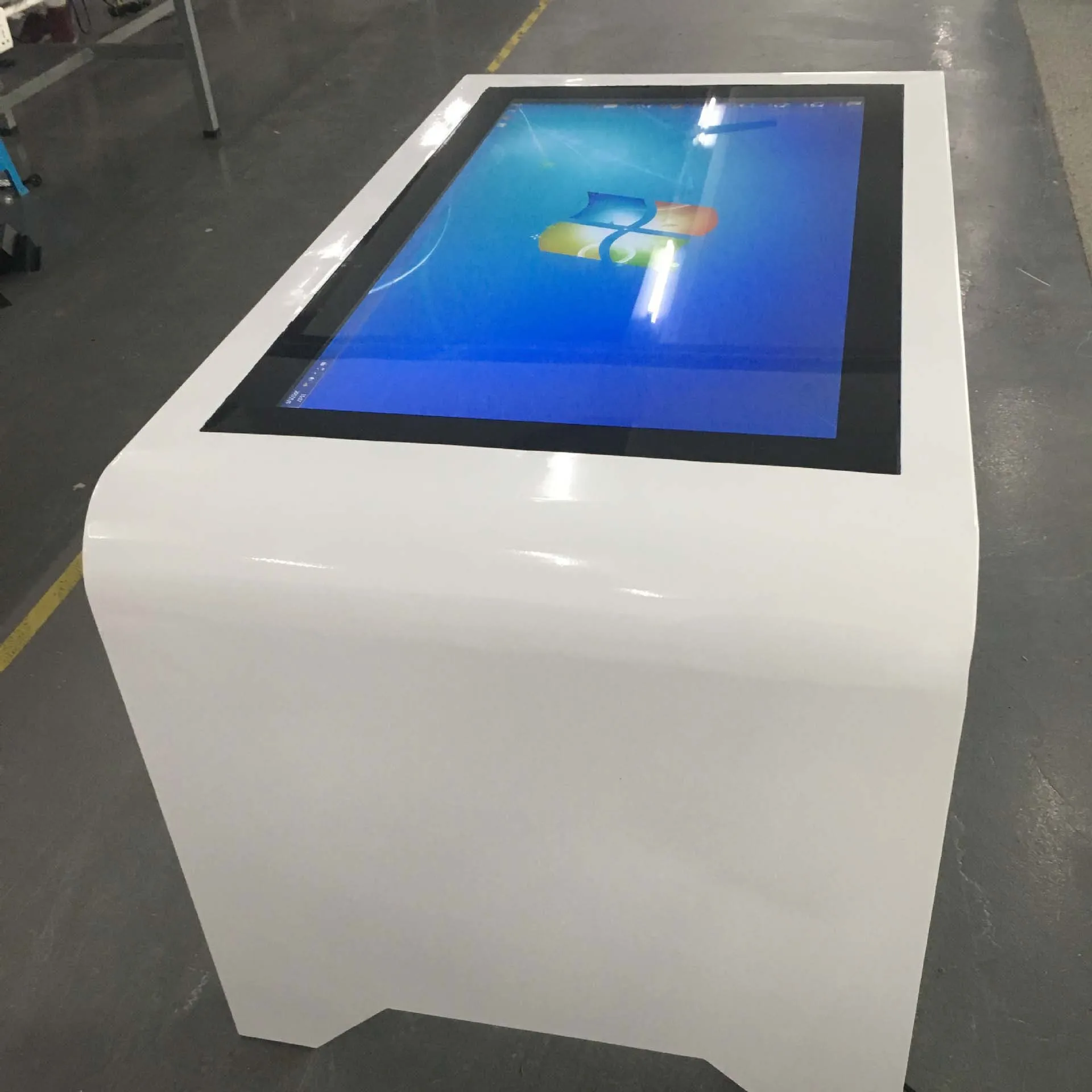 32,43,49,55 Inch Android Infinity Game Digital Kiosk Waterproof Education Interactive Touch Screen   For Kids