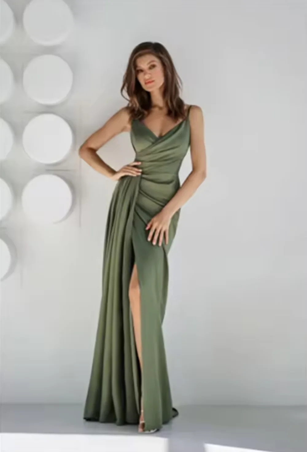 

V Neck Satin Bridesmaid Dresses For Wedding Slit Bodycon Spaghetti Straps Long Mermaid Formal Dresses Pleated Prom Evening Gowns