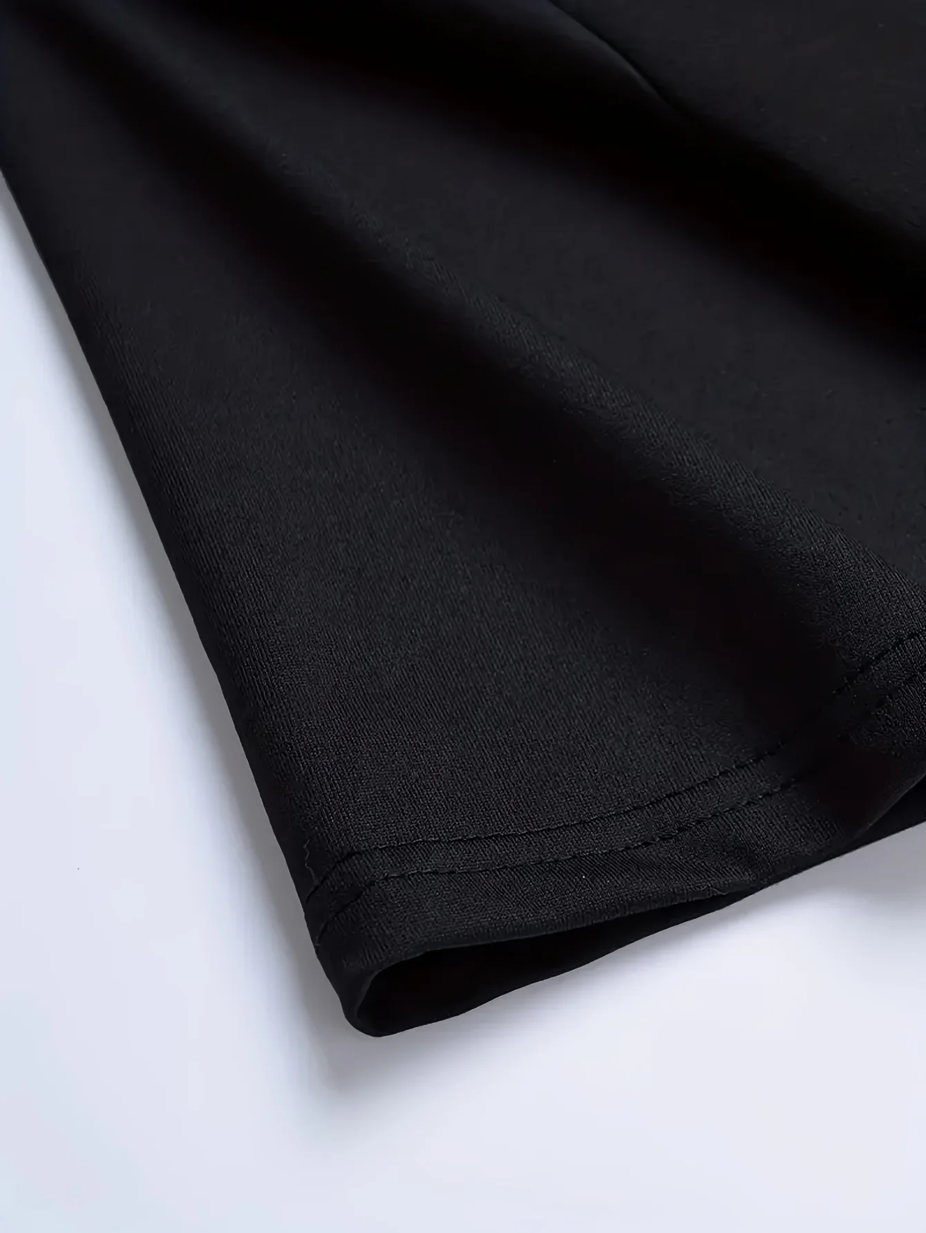 مؤسسة بوسطن للرجال. تي شيرت مطبوع عليه رسومات 1997 كاجوال برقبة دائرية وأكمام قصيرة مع مقاس عادي قابل للتمدد طفيف