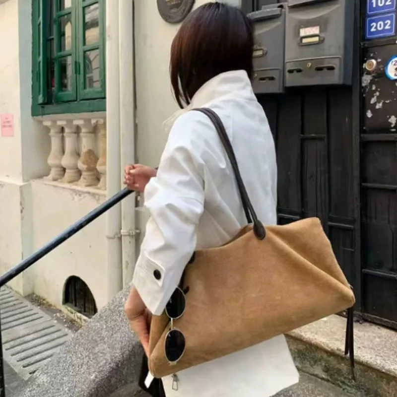 Retro Suede Shoulder Bag 2026 Autumn New Large Capacity Tote Bag Fashion Design Multi Layer Commuter Women Handbag