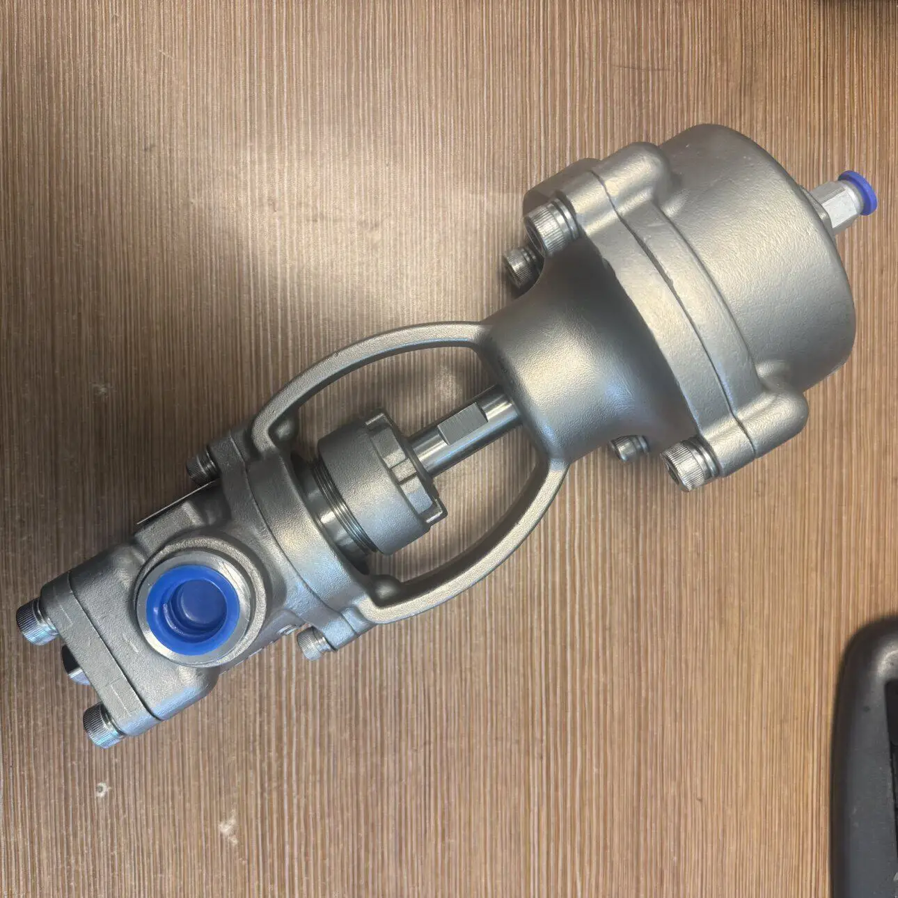 Stainless steel pneumatic two position shut-off valve ZSC-402R DN15 internal thread 4-point