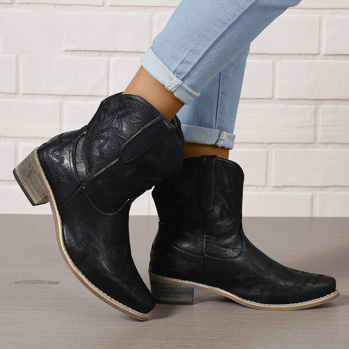 Women Retro Embroidered Western Cowgirl Boots Pointed Toe Block Heel Pull On Short Ankle Shoes Vintage Fashion Party Footwear