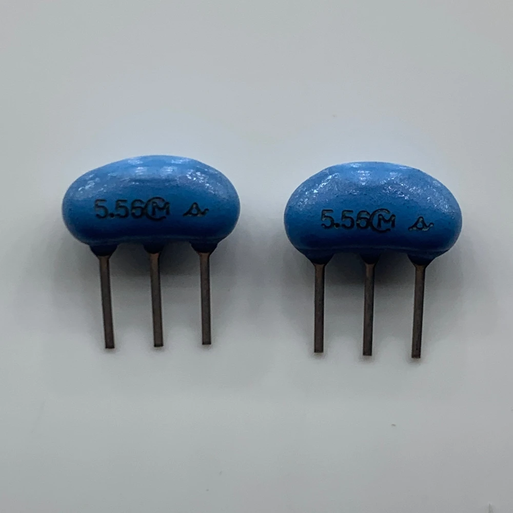 50PCS/ CST5.56MGW 5.56M in-line three-pin 5.56MHZ ceramic crystal oscillator DIP3P