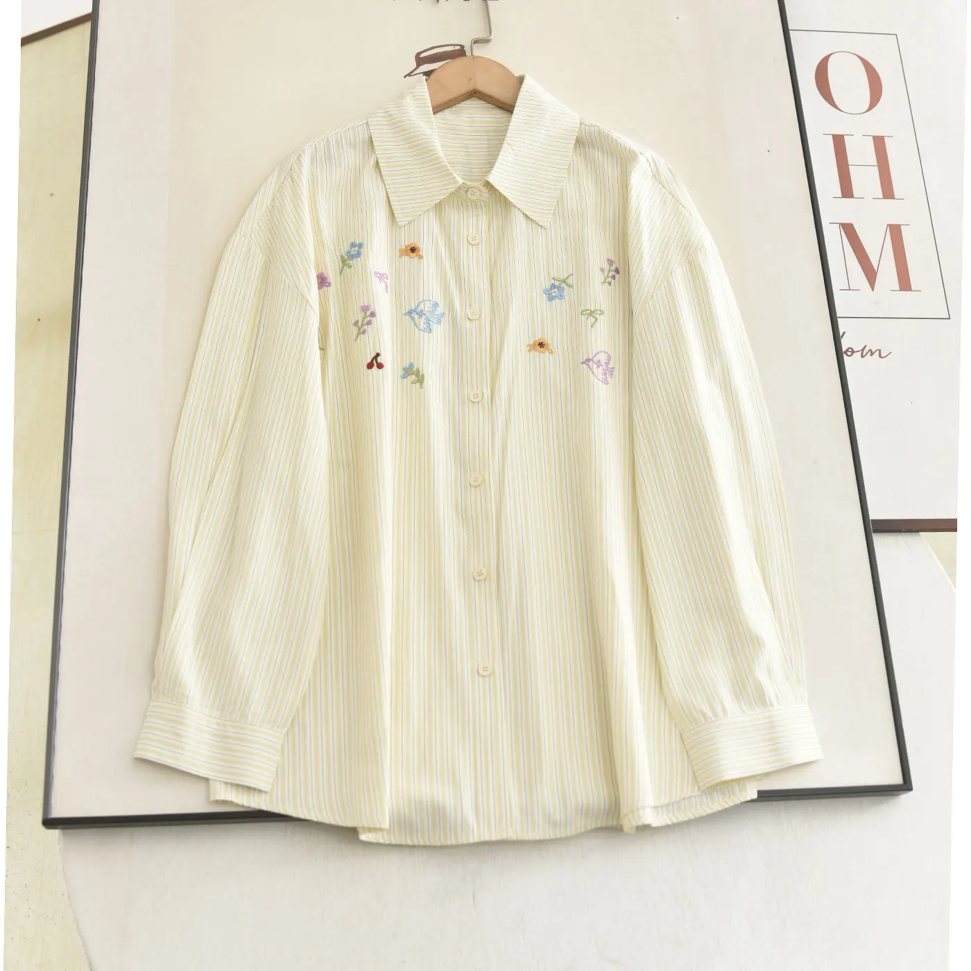 

Женская блузка с цветочной вышивкой и полосатым узором, свободного кроя, с длинным рукавом, в универсальном повседневном стиле, с воротником, омолаживающий эффект