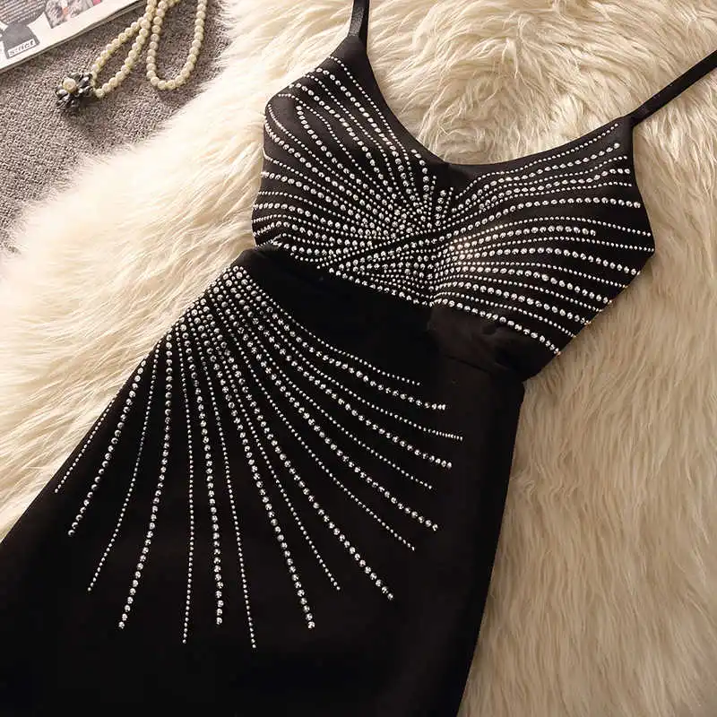 Sommer Hochwertiges Strass Kleid Frauen V-ausschnitt Spaghetti Strap Sexy Dünnes kleid Kleider Mode Weibliche Club & Party Rock