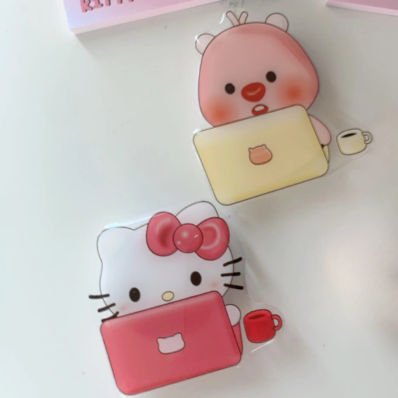 

Держатель-подставка для телефона, с рисунком Hello Kitty