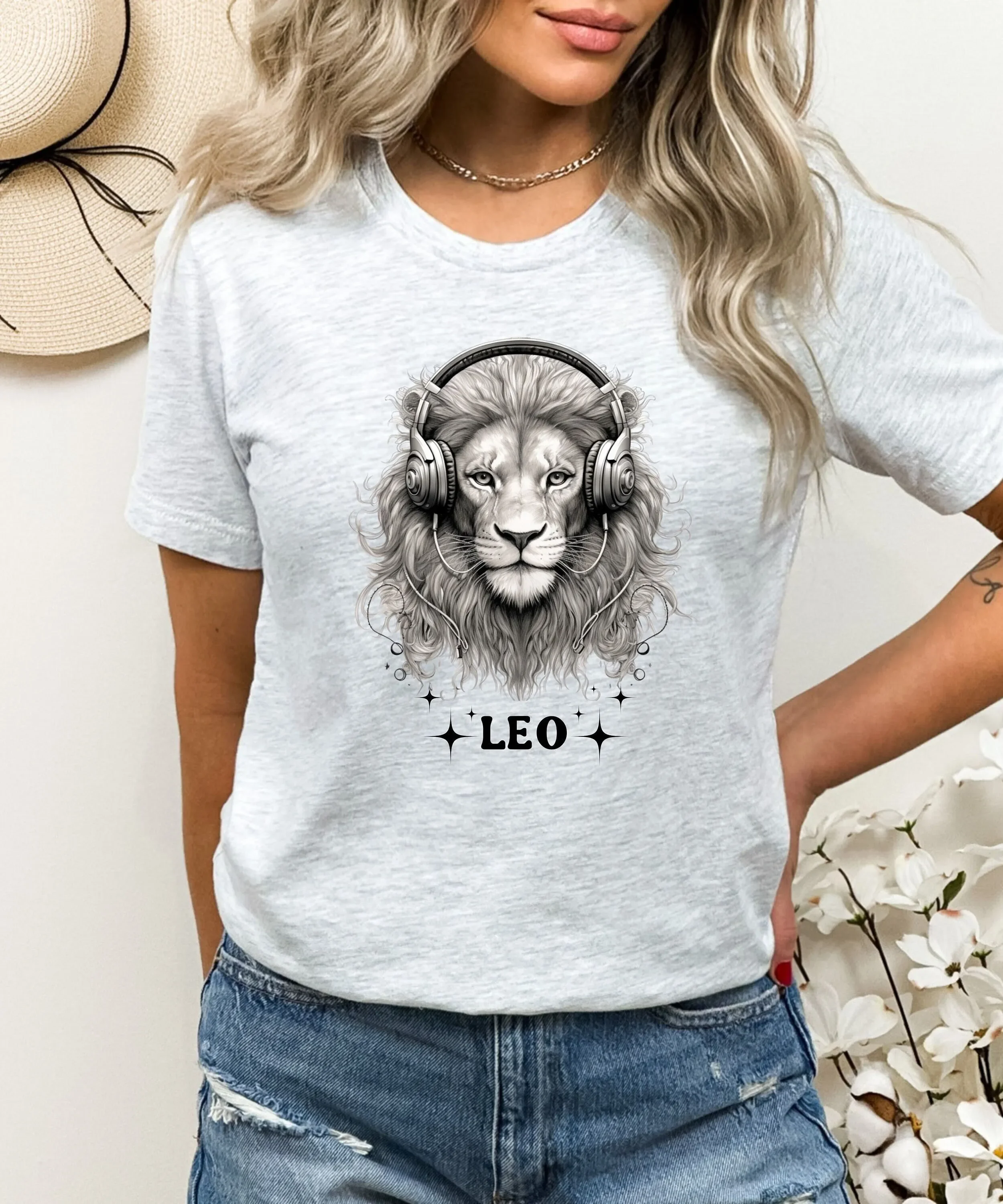 Leo Zodiac T Shirt Horoscope Astrology Top Star Sign Line ArT Lion GifT