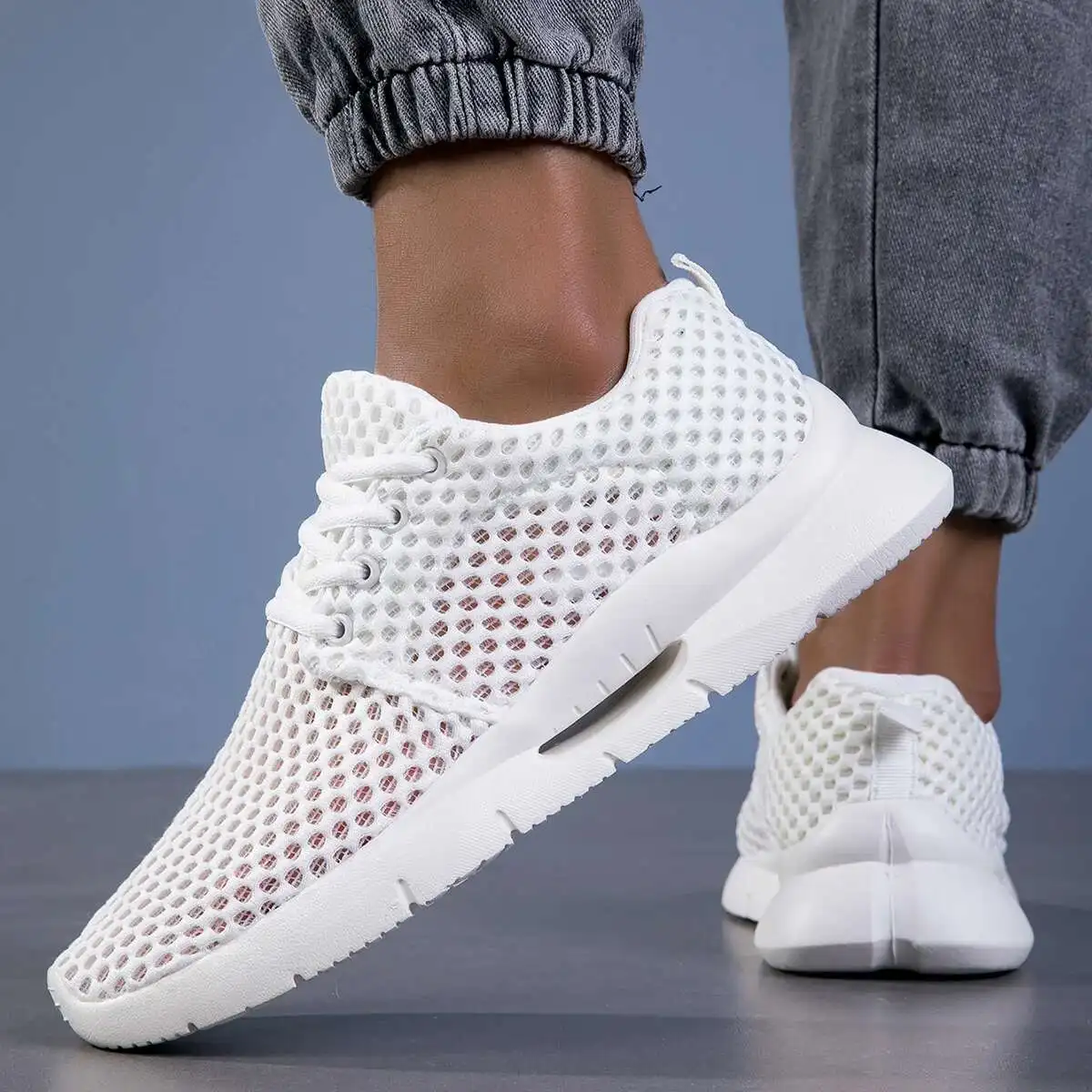 

2026 Men Shoe New Men's White Mesh Breathable Summer Lightweight Hiking Comfortable Black Laceless Driving Casual Shoes Mascus