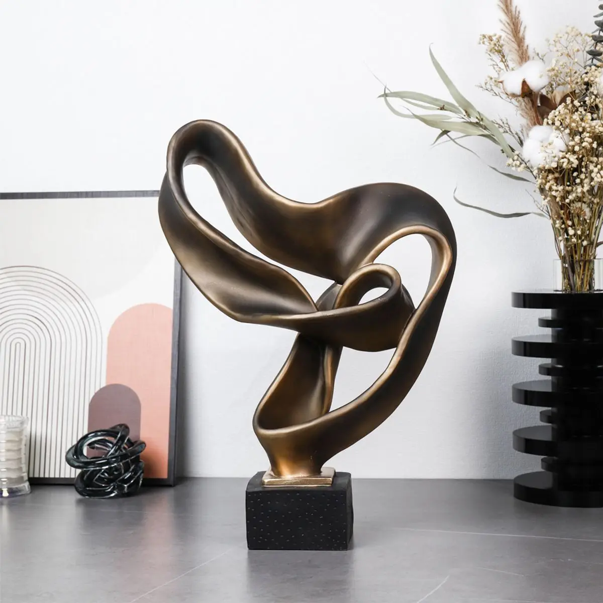 

Contemporary Country Design Abstract Resin Sculpture House Bedroom Living Room Table Top Showroom Brass White Sculpture