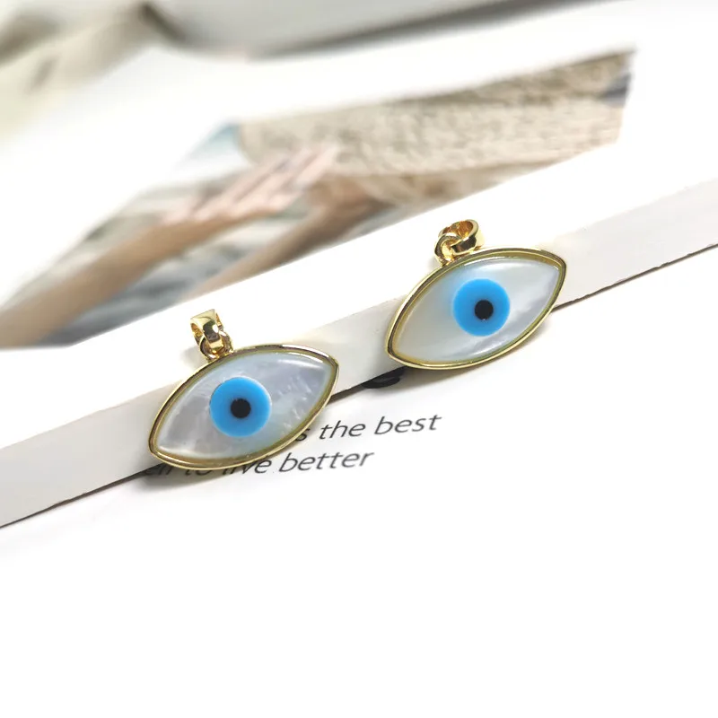 Natural Shell Leaf Charms Mother of Pearl Round Pendant Blue Medusa Evil Eye Turkey Gild Necklace Women Jewelry Accessories