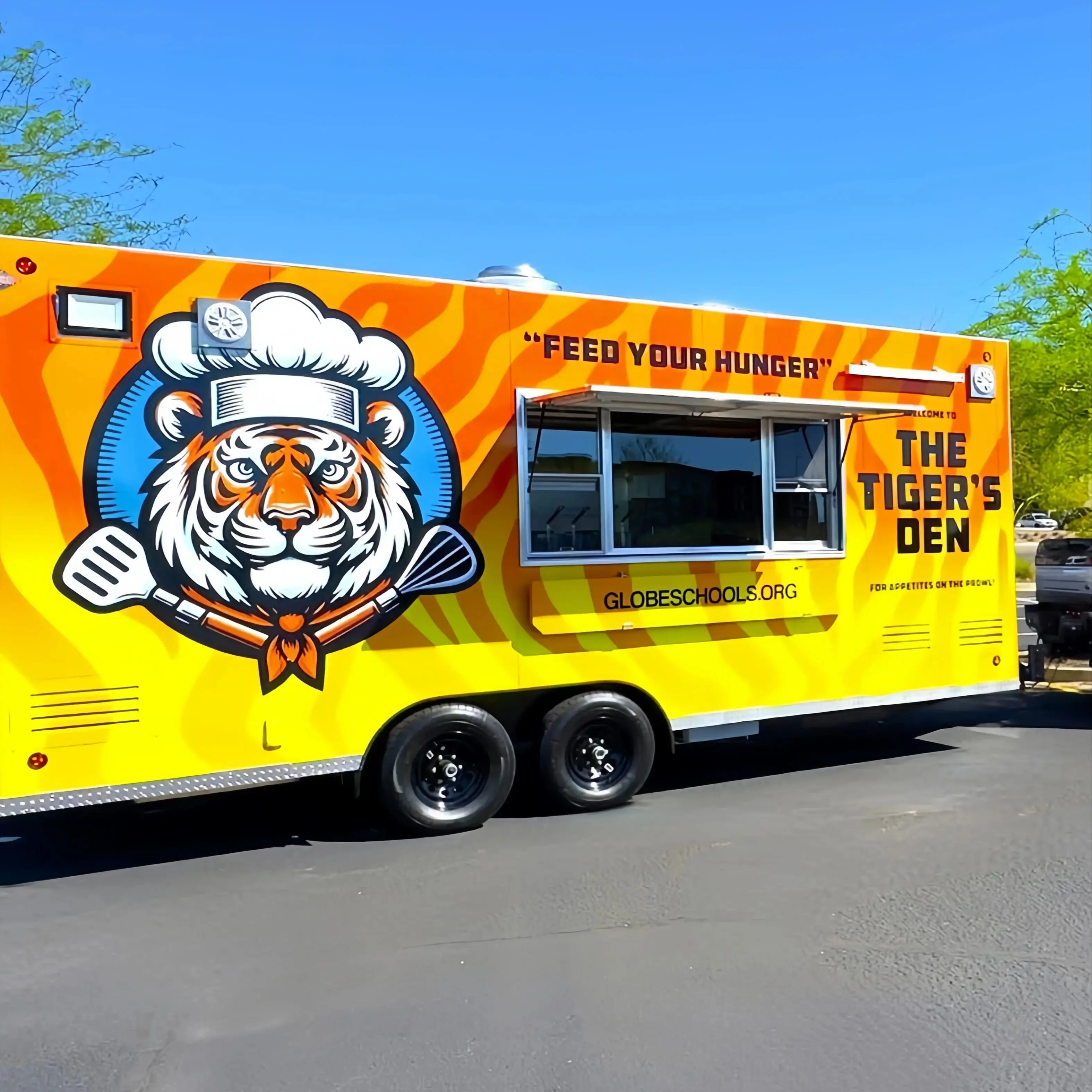 

Stainless Steel Food Truck Trailer Outdoor Ice Cream Burger Truck with Full Kitchen Multifunctional Tea Bar