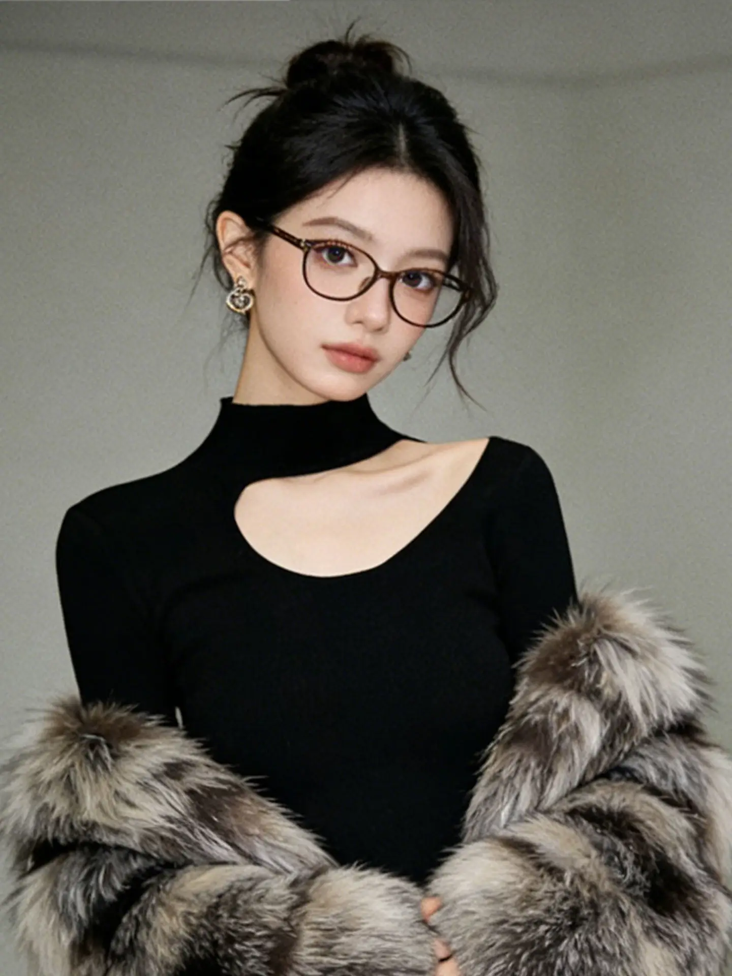 Women's Mid-Neck Knitted Sweater Shoulder-Baring Hollow out Design Autumn Winter Inner Wear Slim Fit Long Sleeve Commute Style